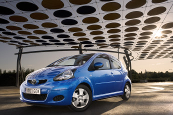 Картинка 2009 toyota aygo автомобили