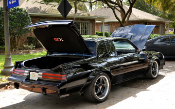 Картинка автомобили выставки уличные фото улица