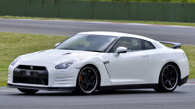 Обои картинки фото nissan, gt, автомобили, datsun, Япония, motor, co, ltd