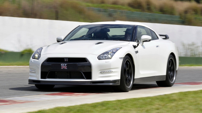 Обои картинки фото nissan, gt, автомобили, datsun, Япония, motor, co, ltd