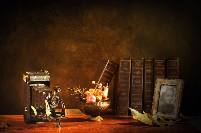 Обои картинки фото разное, канцелярия, книги, фотоаппарат, ретро, портрет, фрукты