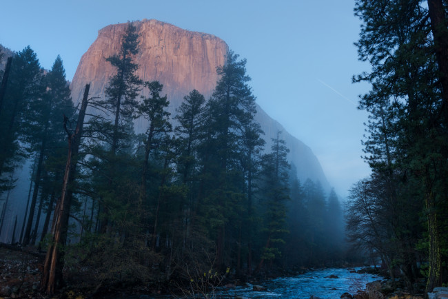 Обои картинки фото природа, горы, река, скала, лес