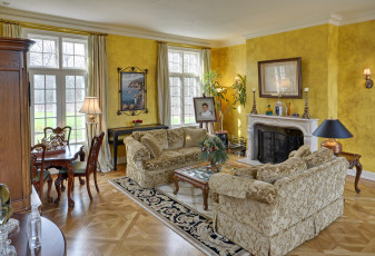 Картинка интерьер гостиная диваны картины