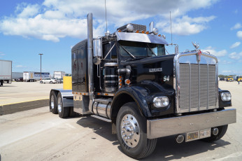 Картинка kenworth+truck автомобили kenworth+ выставка улица автобусы сша kenworth truck company