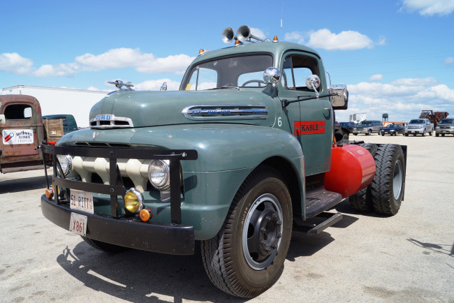 Обои картинки фото 1951 ford truck f-7 big job, автомобили, ford trucks, тягач, грузовик, седельный