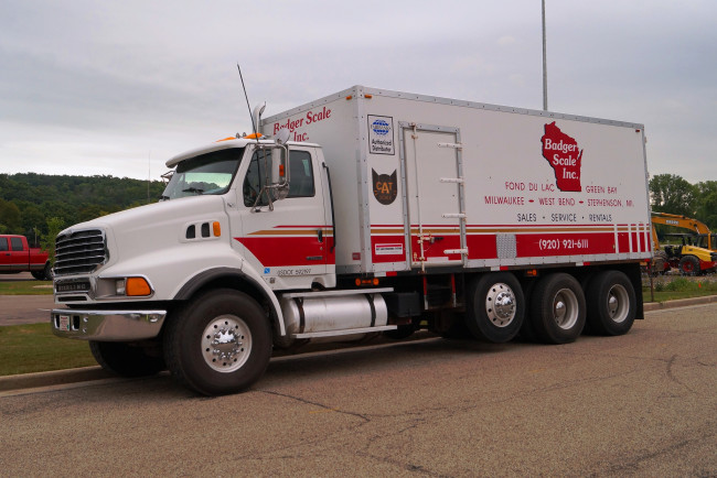 Обои картинки фото sterling truck, автомобили, sterling, тягач, седельный, грузовик, тяжёлый