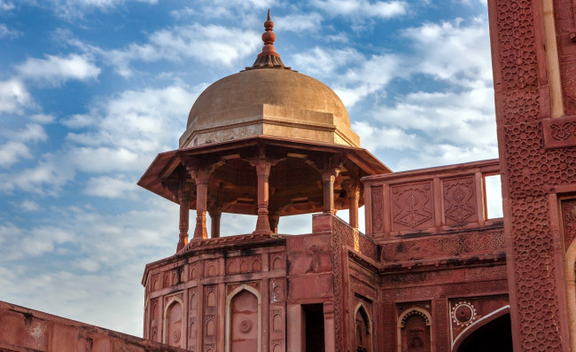 Обои картинки фото агра,  индия, города, - исторические,  архитектурные памятники, башня, дворец, облака, небо