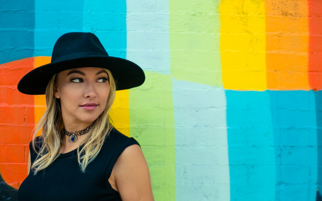 Обои картинки фото lauren lane dj , 2017, музыка, -другое, ди-джей, блондинка, девушка, lauren, lane, music, celebrity, шляпа, american, dj, blonde