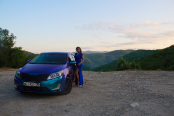 Картинка автомобили -авто+с+девушками kia rio