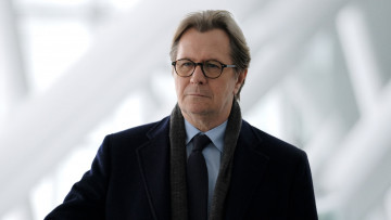 Картинка crisis+ +2021+ кино+фильмы -unknown+ другое трафик триллер драма кадры из фильма гари олдман