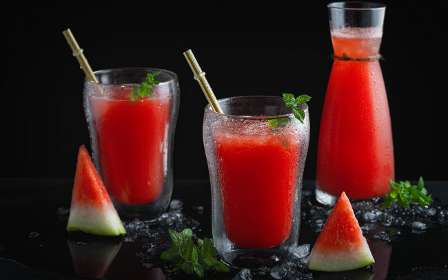 Обои картинки фото еда, напитки,  сок, арбузный, сок, арбуз, ломтики