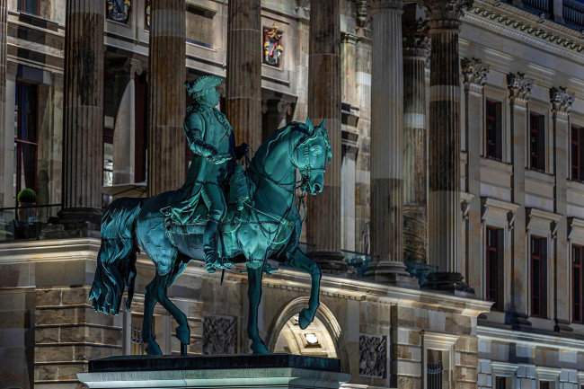 Обои картинки фото города, - памятники,  скульптуры,  арт-объекты, статуя