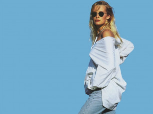 Картинка Estelle+Halliday девушки блондинка очки рубашка джинсы