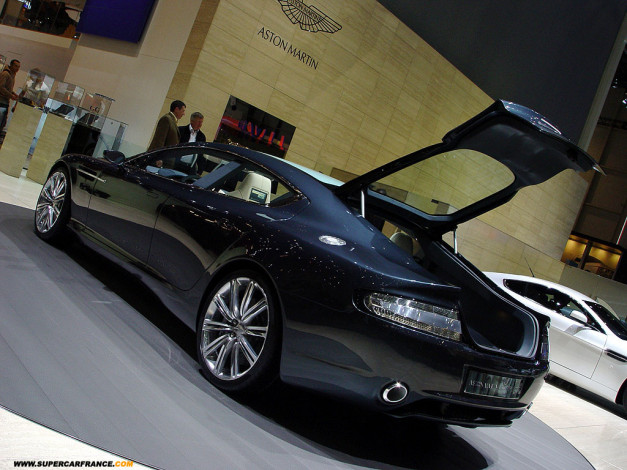 Обои картинки фото aston, martin, автомобили, выставки, уличные, фото