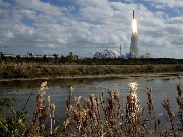 Обои картинки фото космос, космодромы, стартовые, площадки