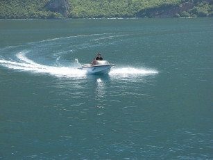 Картинка корабли моторные лодки