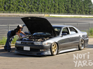 Картинка автомобили авто девушками щенок актер