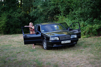 Картинка автомобили авто девушками зелёный росянка