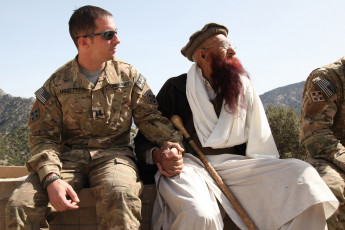 Картинка оружие армия спецназ блондинка army soldiers