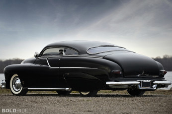 Картинка автомобили mercury трава поле