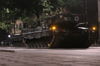 Картинка техника военная логотип яблоко бронетехника