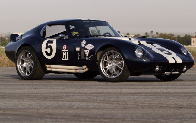 Обои картинки фото 2008, factory, five, racing, type, 65, coupe, автомобили, золото, макияж