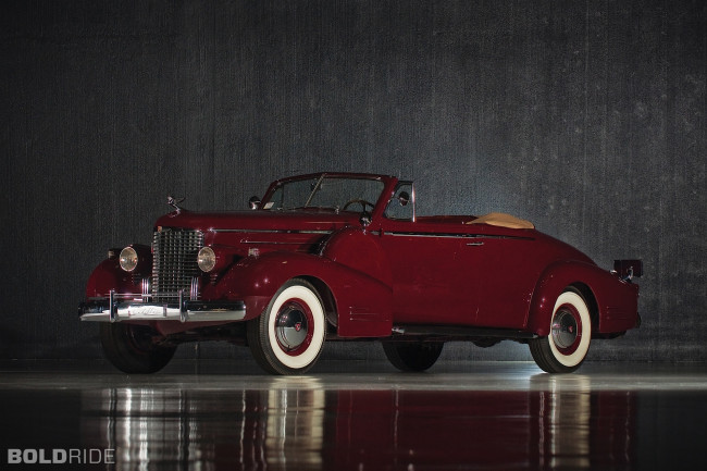 Обои картинки фото автомобили, классика, венеция, клюв, cadillac