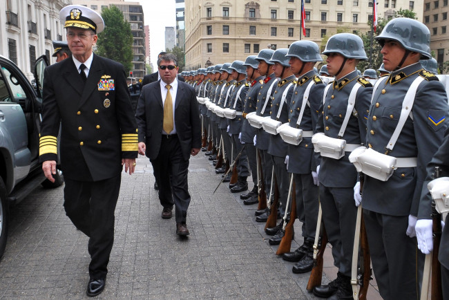 Обои картинки фото оружие, армия, спецназ, купальник, очки, army, soldiers