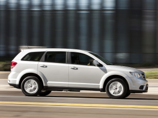 Картинка автомобили fiat au-spec 2013г 345 freemont светлый