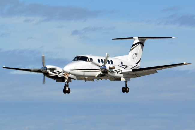 Обои картинки фото авиация, пассажирские самолёты, посадка, небо, самолёт