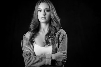 Картинка девушки -unsort+ Черно-белые+обои взгляд лицо