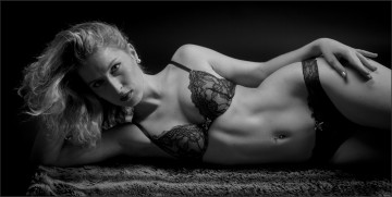 Картинка девушки -unsort+ Черно-белые+обои взгляд лицо