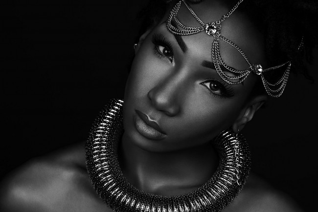 Обои картинки фото девушки, -unsort , Черно-белые обои, лицо, взгляд