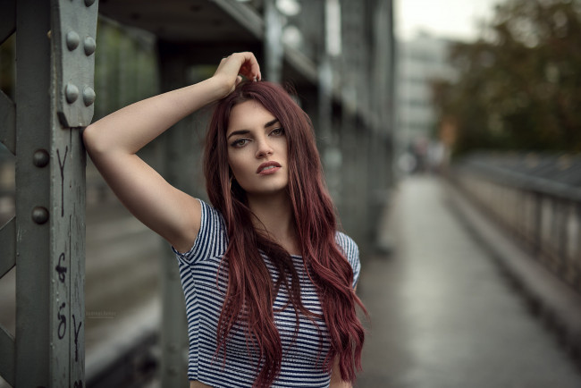 Обои картинки фото девушки, -unsort , брюнетки,  шатенки, взгляд, лицо