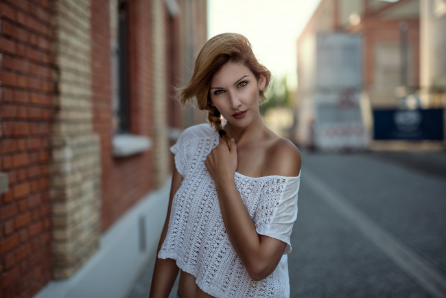 Обои картинки фото девушки, -unsort , брюнетки,  шатенки, взгляд, лицо