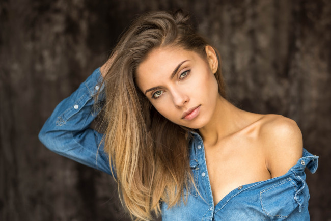 Обои картинки фото девушки, -unsort , брюнетки,  шатенки, взгляд, лицо