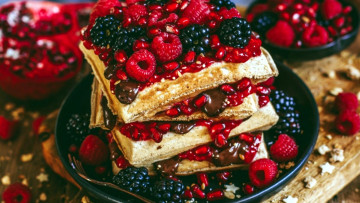 Картинка еда блины +оладьи малина гранат ежевика