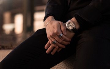 Картинка разное руки +ноги браслет часы кольца