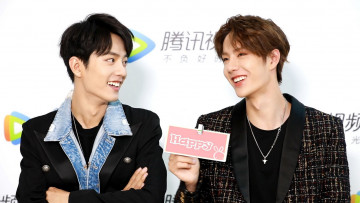 Картинка разное знаменитости сяо чжань ван ибо интервью