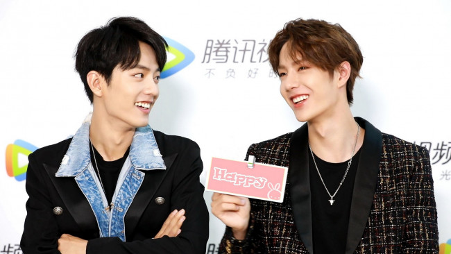 Обои картинки фото разное, знаменитости, сяо, чжань, ван, ибо, интервью