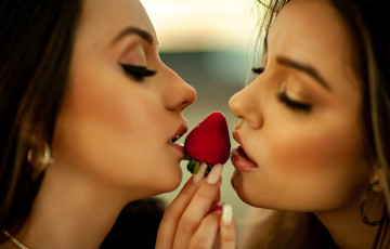 Картинка две+девушки+вместе девушки -+лица +портреты красивые супер секси няшки нежные классные модницы лапочки