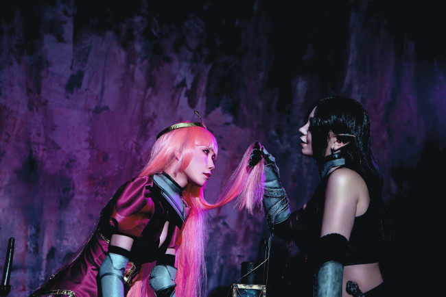 Обои картинки фото девушки, - креатив,  косплей, образы, костюмы, сцена