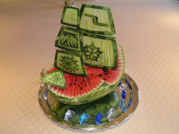 Обои картинки фото Чудеса, из, арбуза, еда, арбуз