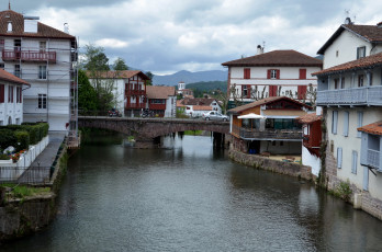 Картинка города улицы площади набережные франция сен жан пье де пор