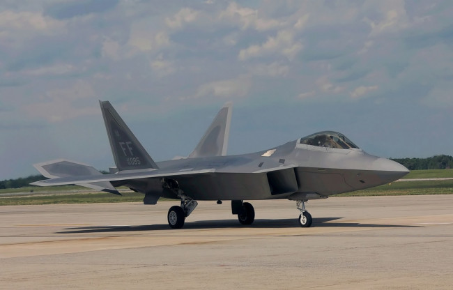 Обои картинки фото авиация, боевые, самолёты, истребитель, f22, раптор