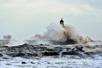 Картинка природа стихия море маяк шторм