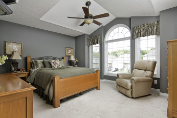 Картинка интерьер спальня кресло кровать