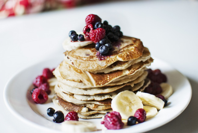 Обои картинки фото еда, блины, оладьи, блинчики, ягоды