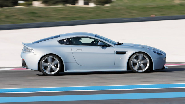 Обои картинки фото aston martin v12 vantage rs concept 2007, автомобили, aston martin, aston, martin, 2007, concept, rs, vantage, v12