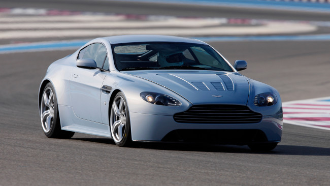 Обои картинки фото aston martin v12 vantage rs concept 2007, автомобили, aston martin, concept, aston, martin, 2007, rs, vantage, v12